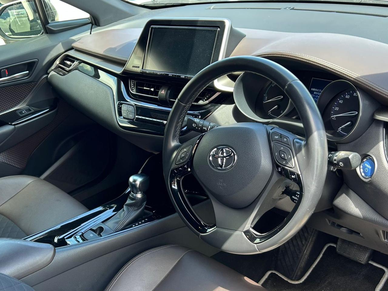 
								2018 Toyota CH-R full									