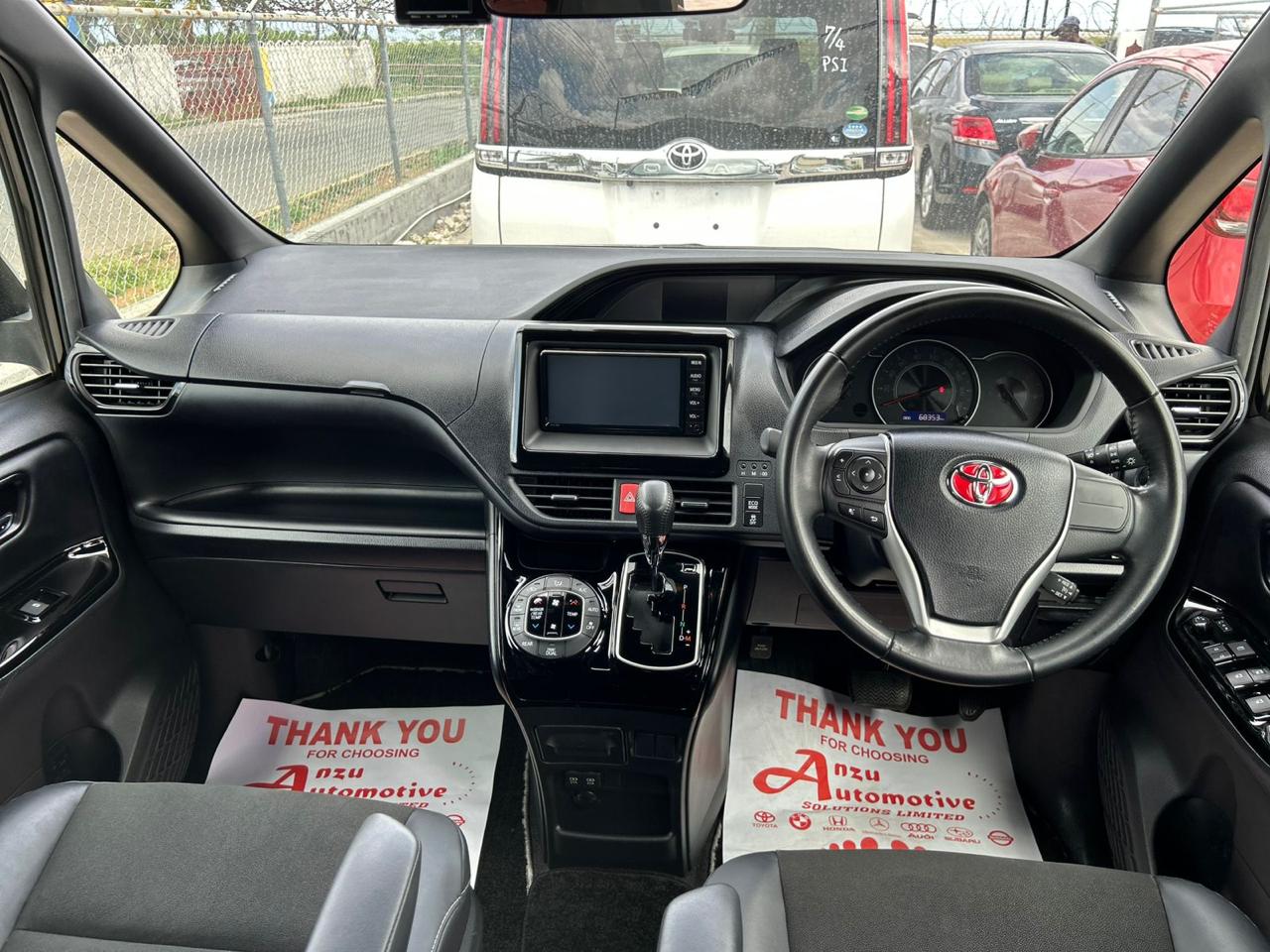 
								Toyota Noah WXB full									