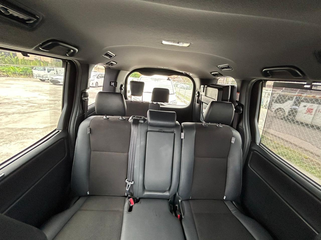
								Toyota Noah WXB full									