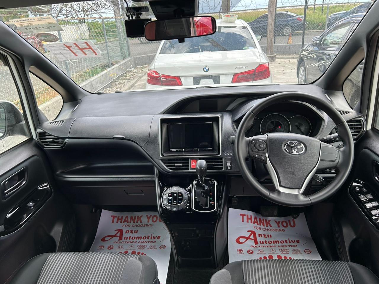 
								Toyota Noah 2019 full									